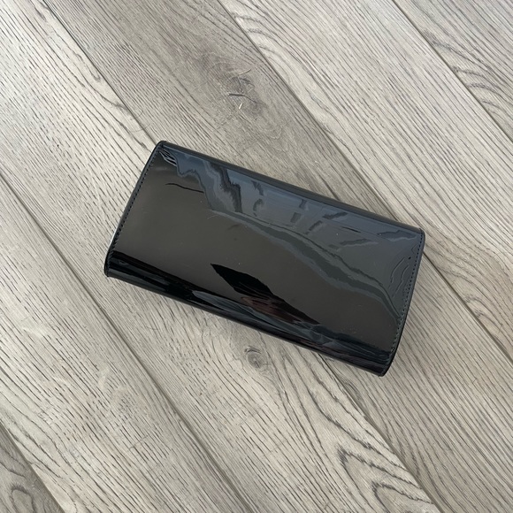 Shiny Black Clutch - Picture 2 of 4